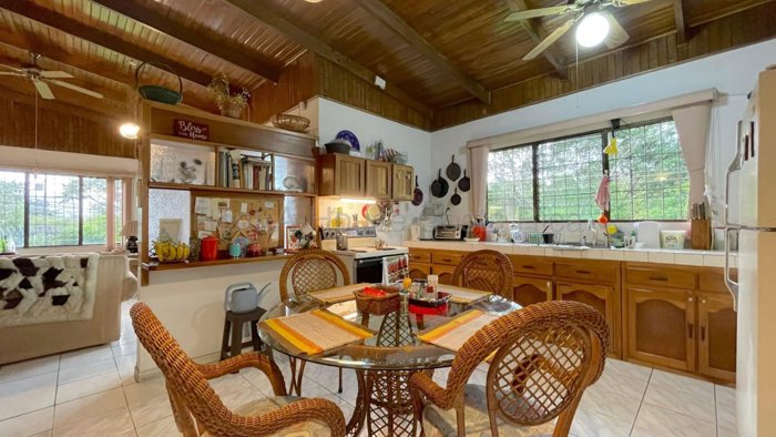 Casa con buen terrero en venta, San Rafael de Escazu in San Rafael, Escazú, San José — $275,000