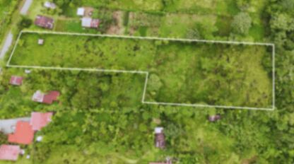 TERRENO PLANO DE MÁS DE 2 ACRES SOBRE CARRETERA PAVIMENTADA EN MIRAFLORES en Sierpe, Osa, Puntarenas — $63,000