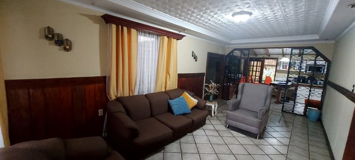 Casa en venta en Naranjo con 4 habitaciones 2 baños oficina y terraza in Palmitos, Naranjo, Alajuela — $150,000 - Photo 2 of 18