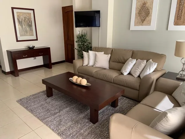 Apartamento Amoblado en Alquiler en San Rafael de Escazú in San Rafael, Escazú, San José — $1,800