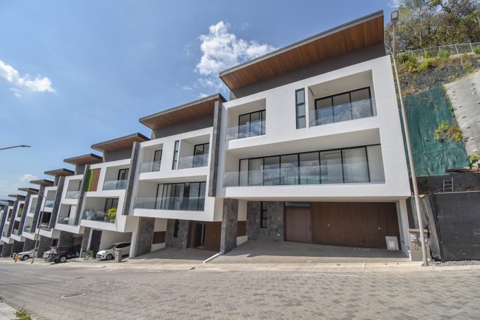 Casa de 4 Habitaciones  en Santa Ana in Pozos, Santa Ana, San José — $4,000