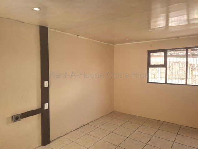Venta de Casa en Hatillo con Excelente Ubicación #27-777 GS in Hatillo, San José — $98,500