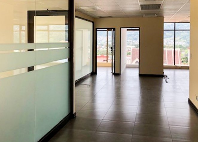 ALQUILER DE OFICINA, COMPLEJO EMPRESARIAL, SAN JOSE, SABANA SUR en Mata Redonda, San José — $3,548 - Foto 3 de 9