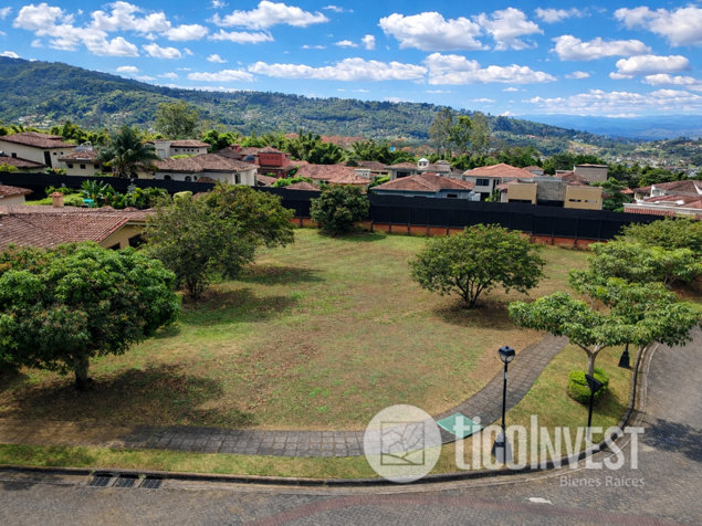 Lote plano en condominio en Curridabat **2294 in Curridabat, San José — ₡ 149 900 000 - Photo 2 of 10
