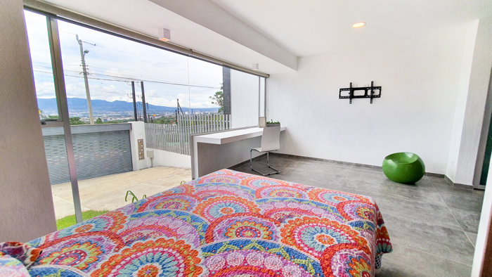 Alquiler de Apartamentos con vistas increíbles en Escazú in San Antonio, Escazú, San José — $950 - Photo 3 of 9