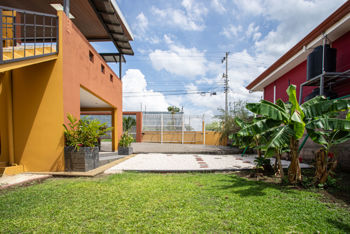 Casa Moderna amueblada a solo 5 minutos del centro de Grecia en Grecia, Alajuela — $450,000 - Foto 3 de 36