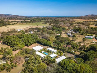 Exclusivo Bed & Breakfast Boutique en Venta Tamarindo in Tamarindo, Santa Cruz, Guanacaste — $1,180,000 - Photo 2 of 27