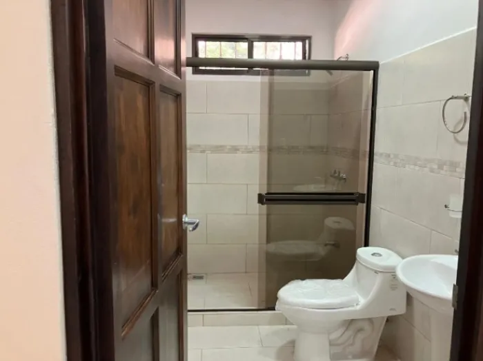 SE VENDE BELLÍSIMA CASA NUEVA EN ATENAS.  en Atenas, Alajuela — ₡ 130 000 000 - Foto 3 de 18