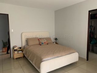 Venta de Casa en Bello Horizonte, Escazú. RAH 26-2166 in San Antonio, Escazú, San José — $260,000 - Photo 3 of 6