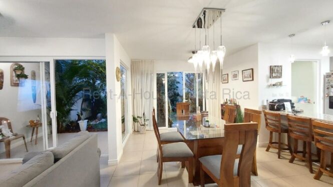 Venta casa moderna en condominio Ciudad Colón in Colón, Mora, San José — $253,000 - Photo 2 of 8