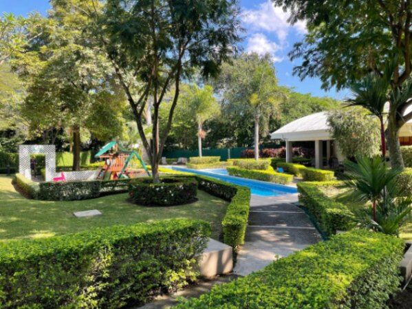 Se alquila apartamento en Santa Ana San José 26-915 in Santa Ana, San José — $1,200