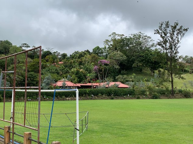 HERMOSA QUINTA DE DESCANSO EN ALQUILER Y VENTA en Santa Cruz, Turrialba, Cartago — $2,500