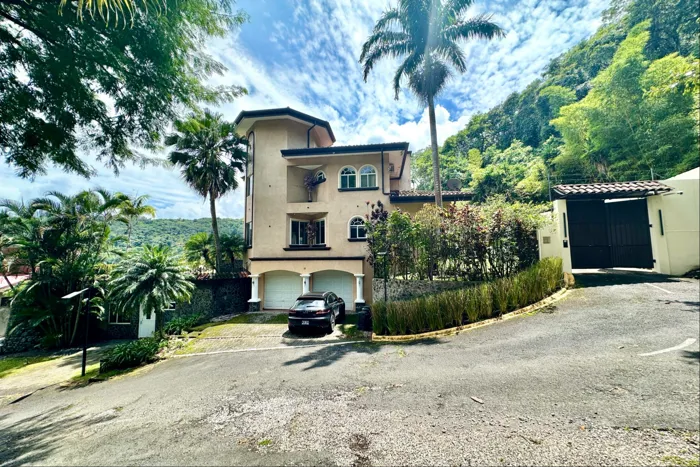 Venta casa de lujo en Rio Oro, Santa Ana (FAU) en Piedades, Santa Ana, San José — $1,300,000 - Foto 2 de 19