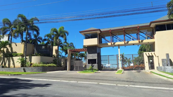 Casa En Venta En Condominio Altavista, Colón De Mora, San José in Colón, Mora, San José — $204,852