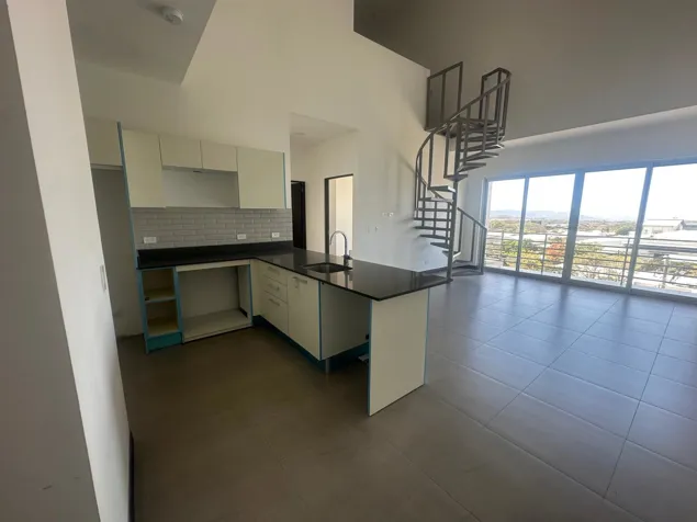 VENTA DE APARTAMENTO NUEVO, SANTA ANA, POZOS, CONDOMINIO URBAN FLATS en Pozos, Santa Ana, San José — $255,000 - Foto 2 de 21