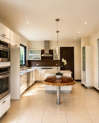 VENDO EXCELENTE CASA EN PIEDADES DE SANTA ANA. in Piedades, Santa Ana, San José — $575,000