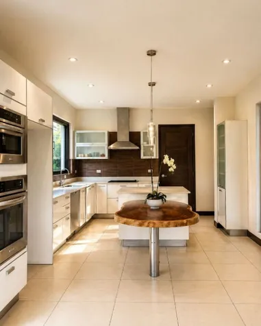 VENDO EXCELENTE CASA EN PIEDADES DE SANTA ANA. en Piedades, Santa Ana, San José — $575,000