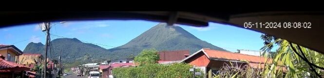 Se venden 2 casas en 1 sola propiedad con Vista al Volcán en La Fortuna de S.C in La Fortuna, San Carlos, Alajuela — ₡ 95 000 000
