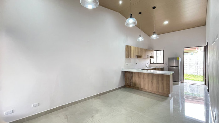 Single-Story House for Sale in a Gated Community, Grecia, Alajuela in Grecia, Alajuela — ₡ 75 000 000 - Photo 2 of 11