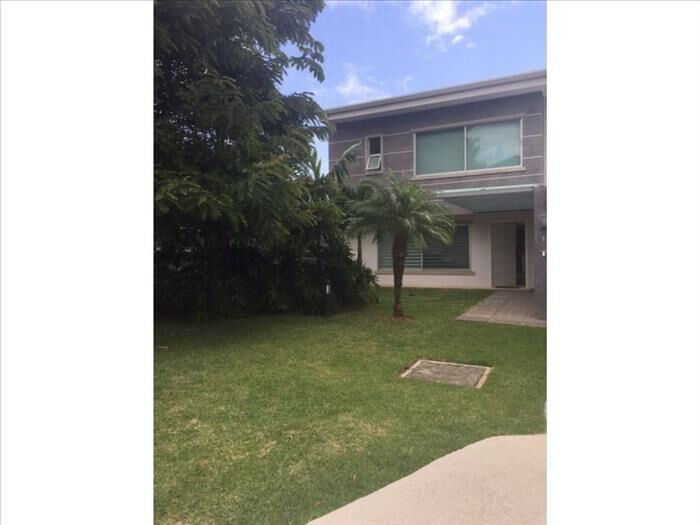 VENTA DE CASA, SANTA ANA, CONDOMINIO HACIENDA BARCELONA in Santa Ana, San José — $500,000