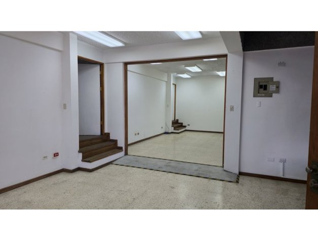 Local en alquiler en Escazú, San Rafael. Plaza Comercial, PVV9919634 en Escazú, San José — $7,500 - Foto 3 de 20
