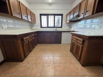Apartamento en Alquiler Tipo Casa en Condominio Íntimo  in San Rafael, Escazú, San José — $1,800 - Photo 5 of 7
