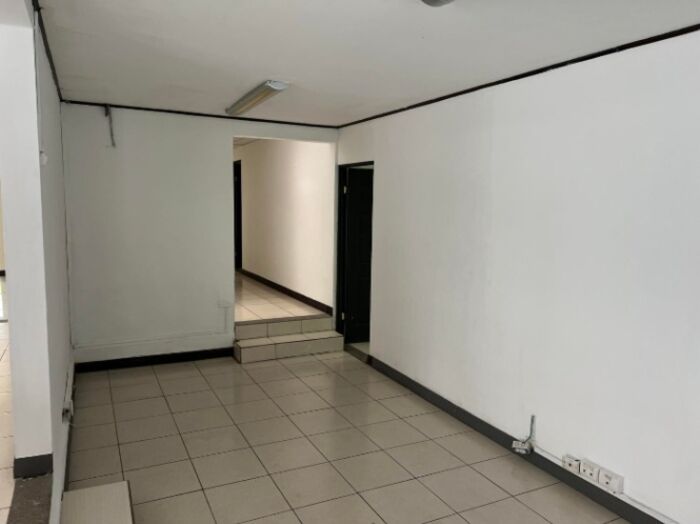 Venta de Casa Comercial en Mata Redonda, San José. RAH 25-1993 en Mata Redonda, San José — $330,000 - Foto 3 de 16