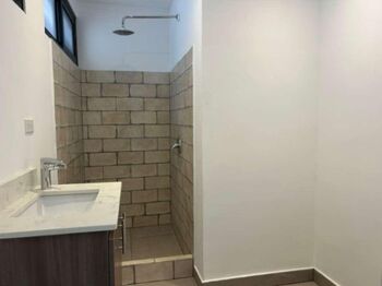 Apartamento Moderno con Piscina y Vistas en Residencial Privad in San Rafael, Escazú, San José — $1,500 - Photo 4 of 10