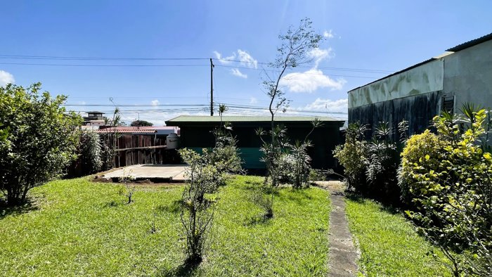 SE VENDE CASA CON POTENCIAL COMERCIAL EN SAN JUAN, SAN RAMÓN en San Ramón, Alajuela — $196,000 - Foto 3 de 14
