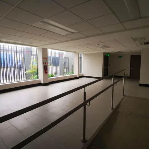 SE ALQUILA LOCAL COMERCIAL EN CENTRO EJECUTIVO LA VIRGEN, LA URUCA en Uruca, San José — $6,482 - Foto 3 de 6