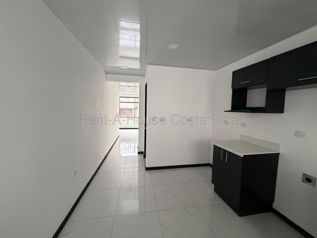 Venta de Hermosa Casa Esquinera en Anselmo Llorente, Tibás, San José — 79 900 000 ₡ - Foto 4 de 15