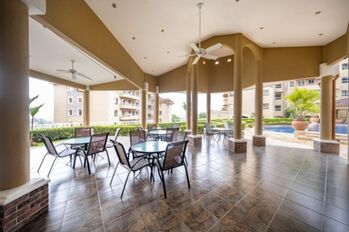 Se alquila apartamento con línea blanca en San Rafael Escazú 26-633 in San Rafael, Escazú, San José — $2,400 - Photo 5 of 22