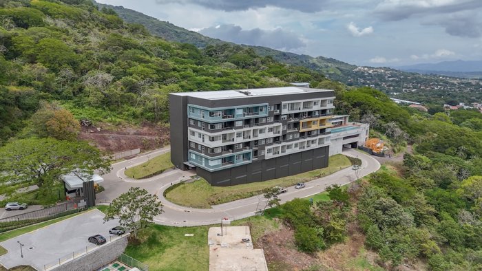 Apartamento con Línea Blanca de 1 Hab. + Espacio flex en AVIVA en Santa Ana, San José — $1,750