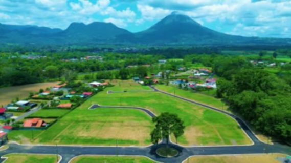 BELLOS LOTES TOTALMENTE FINANCIADOS EN FORTUNA.  en La Fortuna, San Carlos, Alajuela — ₡ 19 500 000