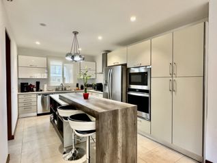 Venta lujosa, moderna y amplia casa, Guachipelín, Escazú (FAU) en San Rafael, Escazú, San José — $495,000 - Foto 4 de 19