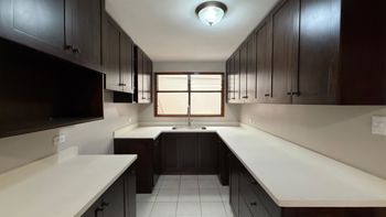 VENTA Casa Alquilada de 2 Plantas FRENTE a Lincoln Plaza, Moravia en San Vicente, Moravia, San José — $265,000 - Foto 4 de 18