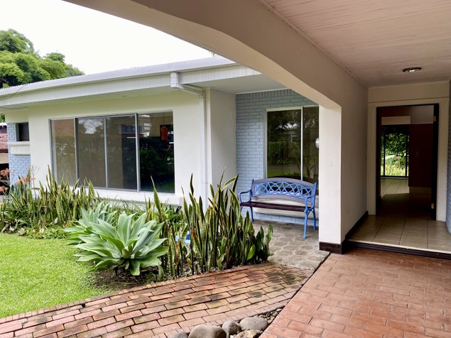Venta Casa San Rafael, Escazú, Los Laureles - JB 1230 in San Rafael, Escazú, San José — $420,000 - Photo 2 of 31