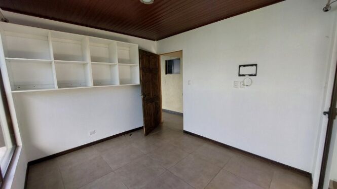 Venta de Casa en San Isidro-Heredia. RAH 25-1326 en San Isidro, Heredia — ₡ 163 000 000