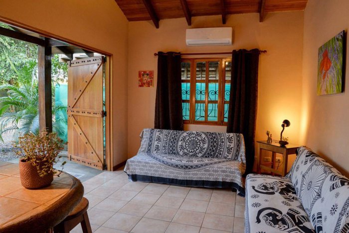 HERMOSA CASA EQUIPADA EN PLAYA HERMOSA en Jacó, Garabito, Puntarenas — $187,000 - Foto 3 de 13