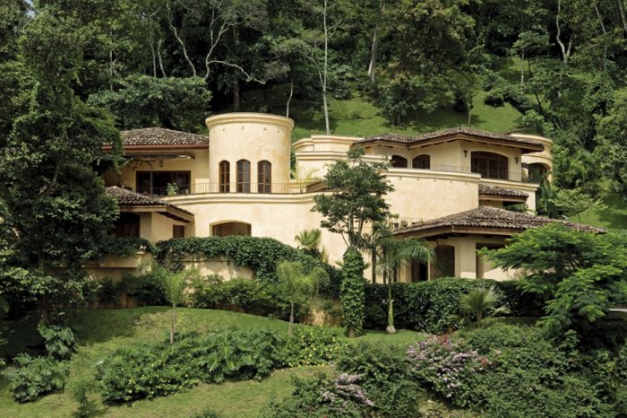 Casa de lujo en Villa Real Santa Ana en Santa Ana, San José — $1,650,000