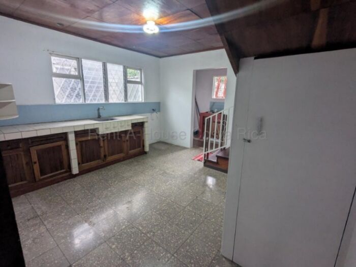 Venta de Casa en Santa Ana. RAH 26-2165 in Santa Ana, San José — ₡ 110 000 000