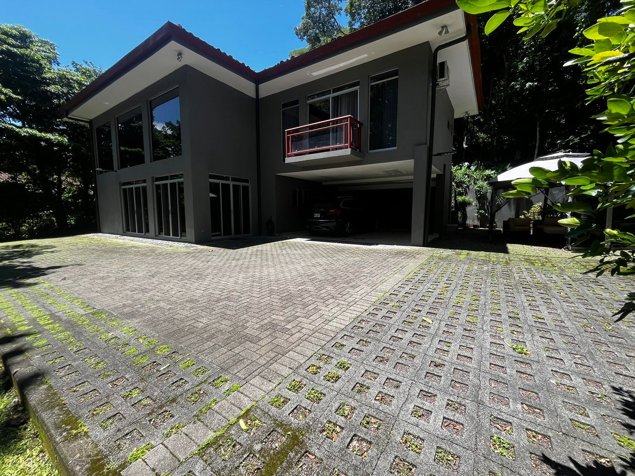 Casa en alquiller en Colon en Colón, Mora, San José — $2,500 - Foto 1 de 10