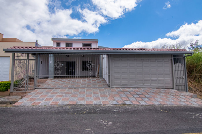 VENTA DE CASA, SAN JOSÉ, CURRIDABAT, SÁNCHEZ, LOMAS DE AYARCO en Sánchez, Curridabat, San José — $355,000