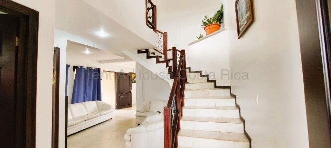 Se vende casa en Mercedes Sur Puriscal 27-1 en Mercedes Sur, Puriscal, San José — $350,000