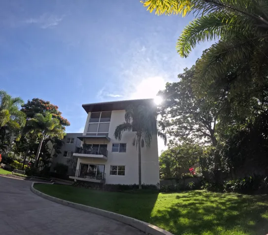 Venta Apartamento tipo Penthouse en Pozos, Santa Ana, San José — ₡ 110 000 000