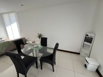ALQUILER DE APARTAMENTO AMUEBLADO, ESCAZÙ $1.250 COD#26-1120 en San Antonio, Escazú, San José — $1,250 - Foto 4 de 9