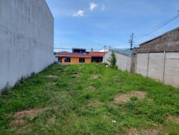 Se vende lote de 250m2 en Santa Barbara Heredia 24-826 in Santa Bárbara, Heredia — ₡ 80 000 000
