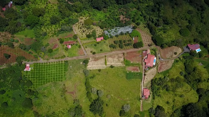 Lote con impresionantes vistas panorámicas en residencial. in Atenas, Alajuela — $145,000