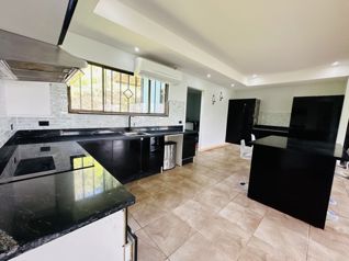 Casa sunset, Playa Potrero, Guanacaste, Costa Rica. in Tamarindo, Santa Cruz, Guanacaste — $3,500 - Photo 5 of 62