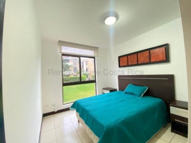 Alquiler de Apartamento Amueblado en Santa Ana. RAH 27-50 in Santa Ana, San José — $1,300